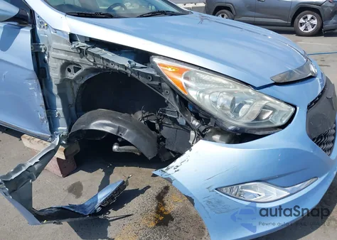 2012 Hyundai Sonata Hybrid from USA, damaged, VIN KMHEC4A49CA031327